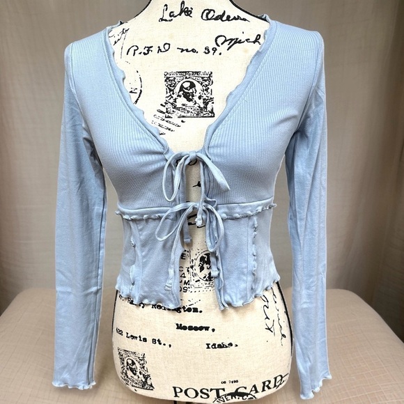 Kimchi Blue Urban Outfitters Light Blue Ribbed Ruffled Top XS - Picture 1 of 9